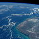 Un asteroide golpeó la Península de Yucatán, vista aquí desde la Estación Espacial Internacional, hace 66 millones de años, provocando un evento de extinción masiva.